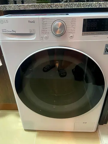 LG 9kg front-load washing machine, Model F4R5VYGOW