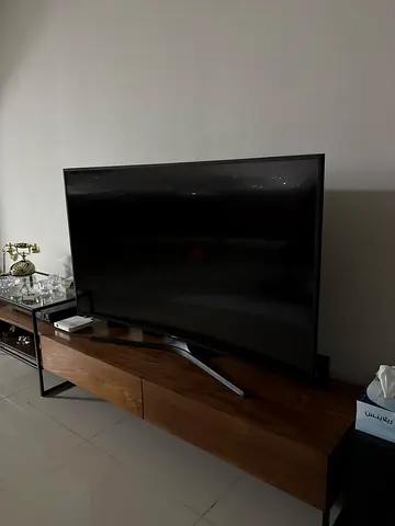 55 inch LED TV 4k curved samsung TV - good condition