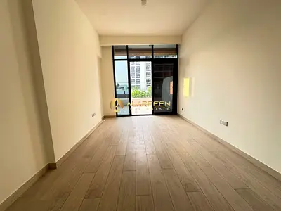 BOULEVARD VIEW | BRIGHT & SPACIOUS LAYOUT