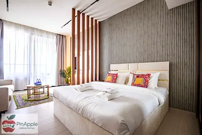 High Floor Unit With Canal View