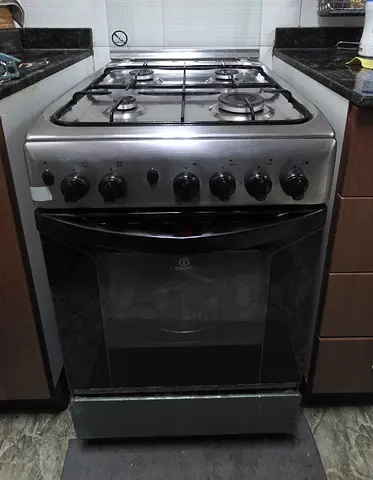 Cooking range 4 burner