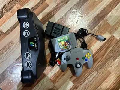 Nintendo 64 console with controller, power supply and game cartridge (working condition)