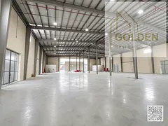 Warehouse with 250 kW Electricity on a Main Road, Multiple Entrances, and Wide Setback for Loading a
