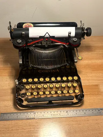 Corona 3 foldable Portable Typewriter - Original!
