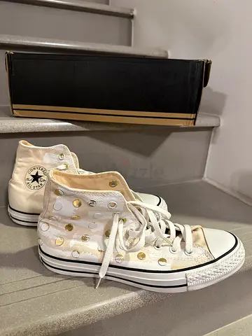 Converse shoes size 40