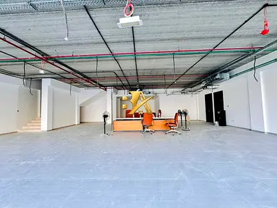 PRIME LOCATION | SPACIOUS SHOWROOM |PUBLIC PARKING