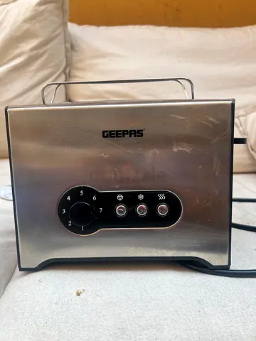 Geepas 900W 2 Slice Toaster - Stainless Steel Bread Toaster