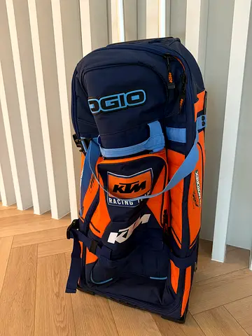 OGIO KTM Stand Golf Bag — Good Condition, Spacious Pockets