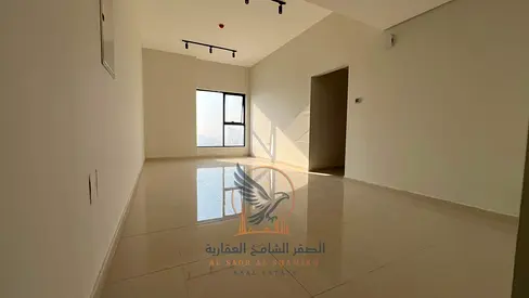 شقة غرفتين وصالة مع بلكونة في شارع خليفة