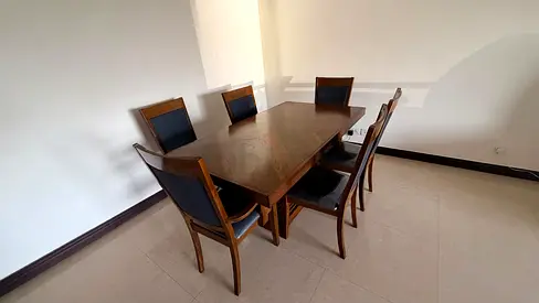 Solid wood dining table with 6 chairs - good condition