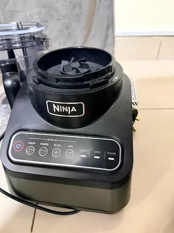 Ninja blender base (used) - good working condition