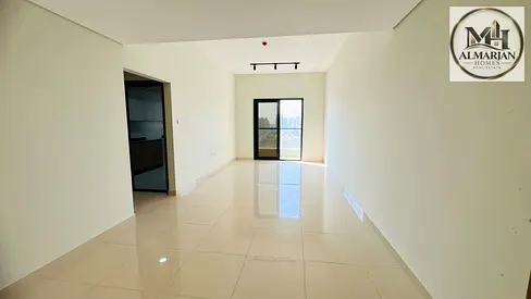 شقه غرفتين وصاله تاني ساكن مساحه كبيره علي شارع خليفه مع بلكونه اطلاله مفتوحه مطبخ كبير مع جيم وامن خاص للبرج وسيستم دخول بالكارت