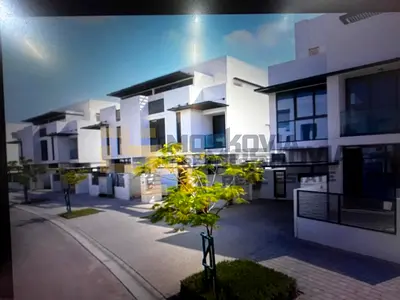 WATERFRONT COMMUNITY l LUXURY LIVING l FREE HOLD