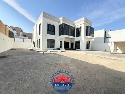Luxurious 4 Master Bedrooms 2 Majlis With Built in Curtains and Parking Near Lulu Courtyard in Madinat Al Riyadh