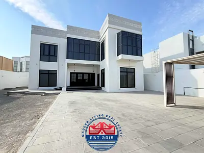 Luxurious 4 Master Bedrooms 2 Majlis With Built in Curtains and Parking Near Lulu Courtyard in Madi