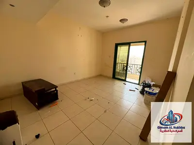 بلكونة باطلالة مفتوحة - تكييف وغاز مركزي - موقع خدمي مميز - بناية عائلات - مساحة كبيرة - سعر مميز - تسهيلات بالدفع