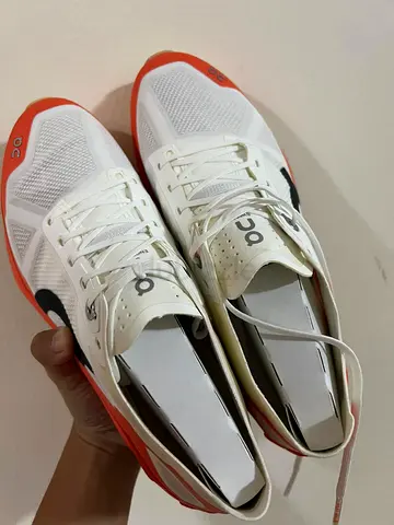 ON Cloudventure Peak 3 Women's Running Shoes Size 7.5 White/Undyed Flame