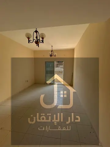 فرصة ذهبية للإيجار شقة غرفة وصالة منطقة المجرة موقع حيوي تكييف مركزي مساحة واسعة