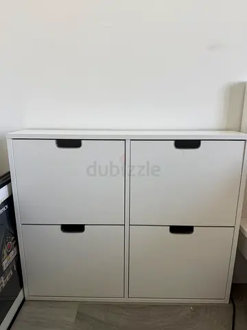 Shoe cabinet