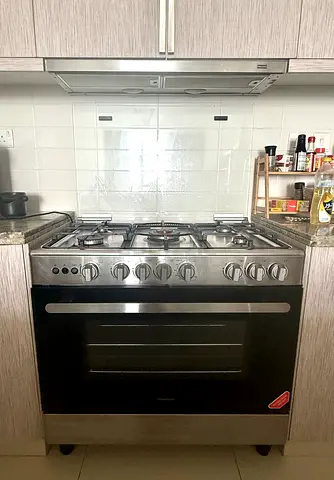 Hisense 90cm 5 Burner Gas Cooker with Oven, 2024 Model