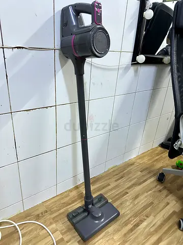 Lightweight Cordless Stick Vacuum - Good Working Condition