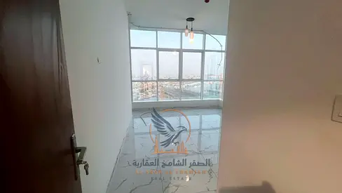 شقة غرفتين وصالة للإيجار السنوي بإطلالة بحرية ساحرة وشرفتين مع باركن خاص وجيم ومسبح بموقع استراتيجي وحيوي وجاهزة تماما للسكن الفوري