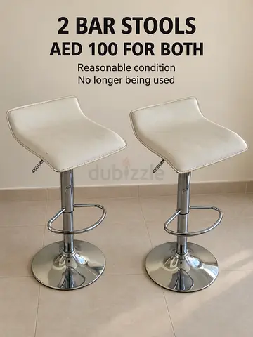 Set of 2 adjustable white bar stools – reasonable condition