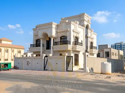 Classic villa with a palace design and private pool. Freehold ownership, including registration and