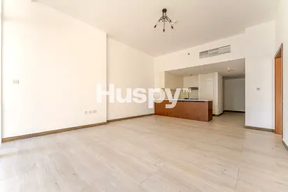 Vacant | Large Terrace | Direct Amenity Access