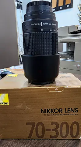 Nikon AF Zoom-Nikkor 70-300mm f/4-5.6G Lens - Good Condition