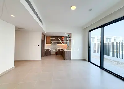 Corner Unit | Vacant | Call Now