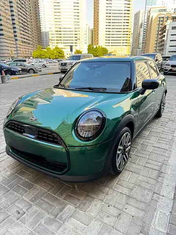 2025  Cooper C 5-Door - British Racing Green - GCC AGMC - 26k km - Warranty Till 2028 / 200k - No A