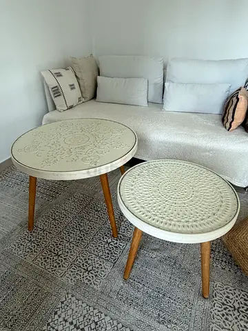 Set of 2 Round tables