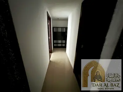شقه للايجار السنوي في الشارقة منطقة المجاز 3 غرفتين وصاله 3 حمام جيم ومسبح السعر 48 الف الدفعات 4/6 التامين 2500 شيك