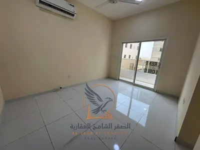 غرفه وصاله اول ساكن تشطيب راقي موقع ممتاز قريب من البيت المتوحد سهل المخرج لدبي