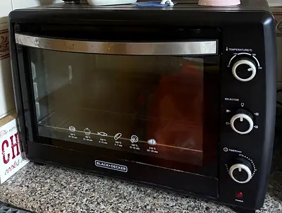 Black & Decker Countertop Oven / Toaster Oven - Used