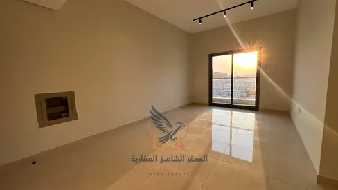 شقة غرفة وصالة بالنعيمية شارع الكويت أول ساكن شهر مجاني وتكييف مركزي