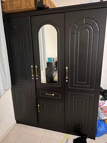 Black 3-Door Wardrobe with Mirror and Drawers – Good Condition