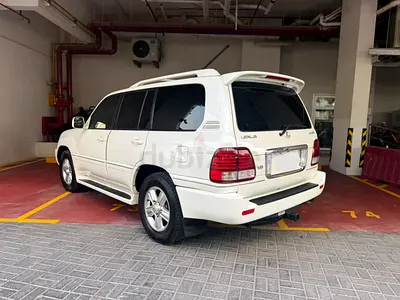 2006 Lexus LX 470 GCC Specs