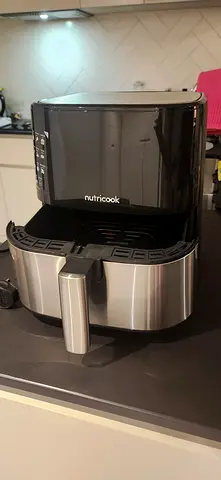 Nutricook Air Fryer 2 – 5.5L | 1700W | Model AF205
Price: AED 150 (negotiable)