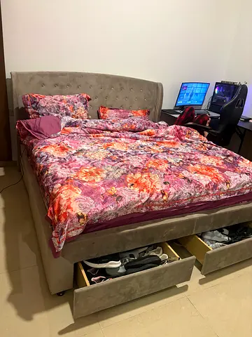 King size bed for sale