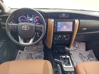 2021 Toyota FORTUNER photo 9