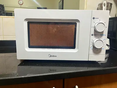 Midea White Microwave Oven - Compact Manual Knob's Controls