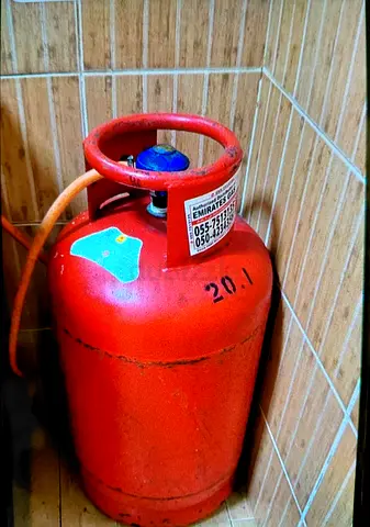 Dubai medium cylinder with regulator ND 30%gas