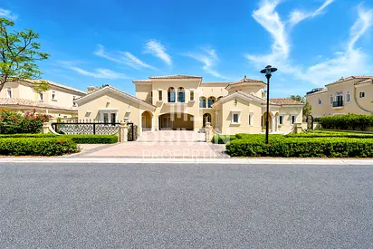 Exquisitely Designed | Vacant | Prime Villa