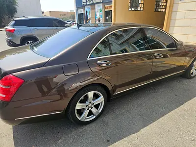 Mercedes-Benz S-Class S 550 4MATIC 2012 American Specs
