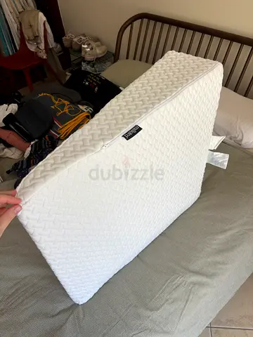 Wedge pillow — clean, gently used