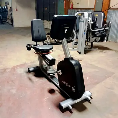 Life Fitness Recumbent Bike