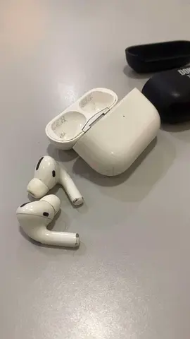 Used Apple AirPods Pro in good working condition (original)