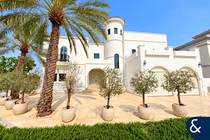 Exclusive | 5 Beds | Corner Villa | Upgraded